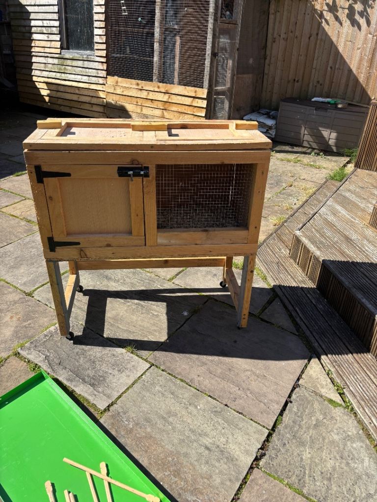 Rabbit hutch 
