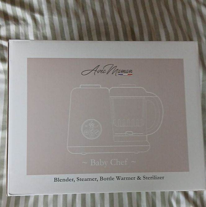 An Avec Maman Baby Chef food processor