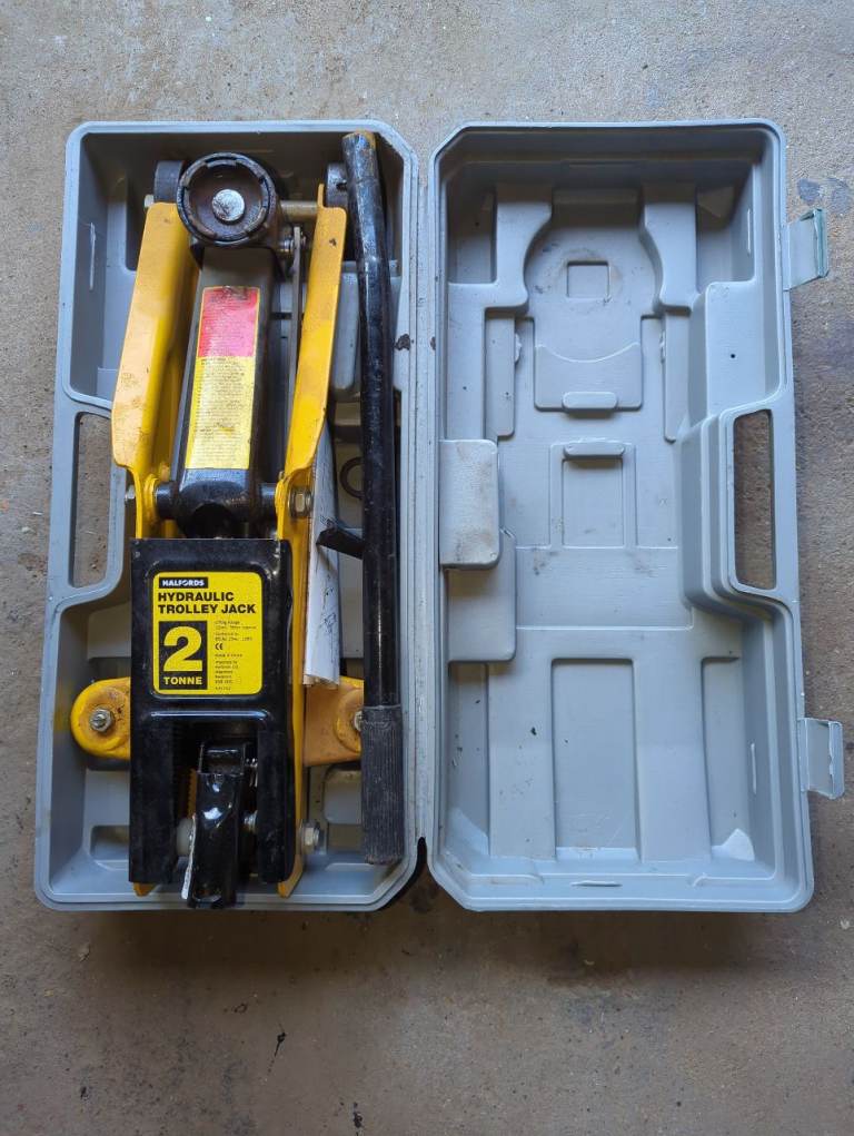 Halfords 2 tonne trolley jack