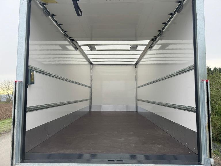 Isuzu Forward n75-150 DIESEL AUTOMATIC 2025