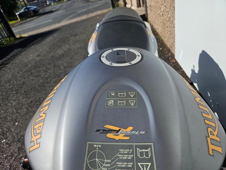 Triumph Street Triple R 675 abs in outstanding condition