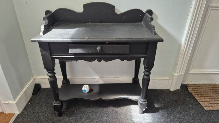 Free Console Table for upcycle/refurbishment 