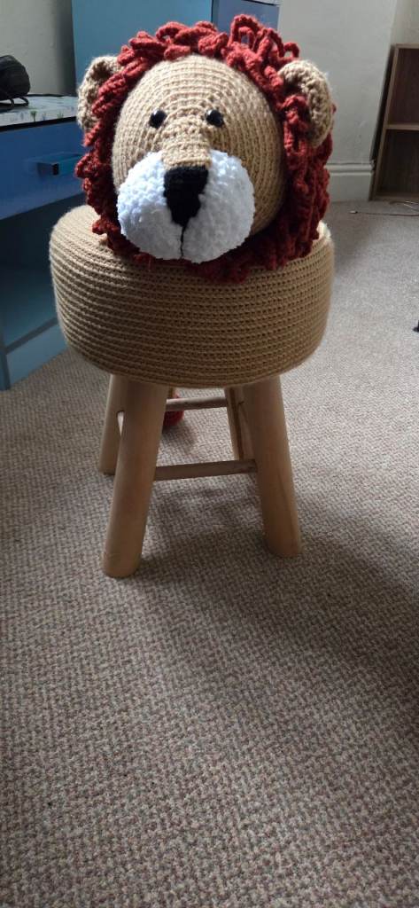 Cute Lion Kids Stool / Footrest - Multicoloured Wood Base