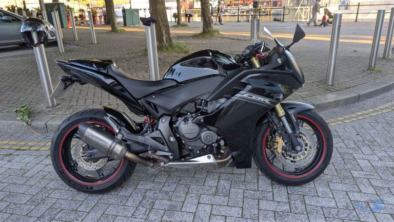 Honda, CBR, 2011, 599 (cc)