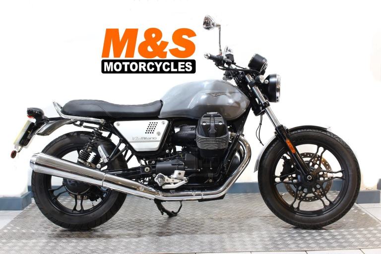 Moto Guzzi V7 Milano