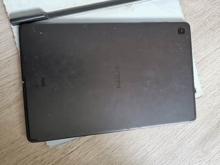Samsung Galaxy Tab - Black with Cracked Screen