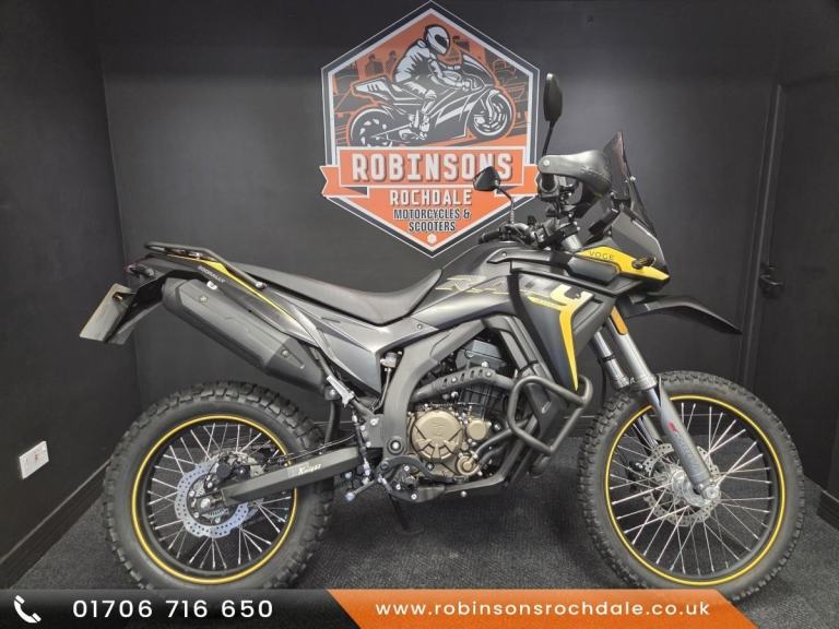 2025 Voge Rally 300 in black with only 191 miles. Trail bike, green laner.