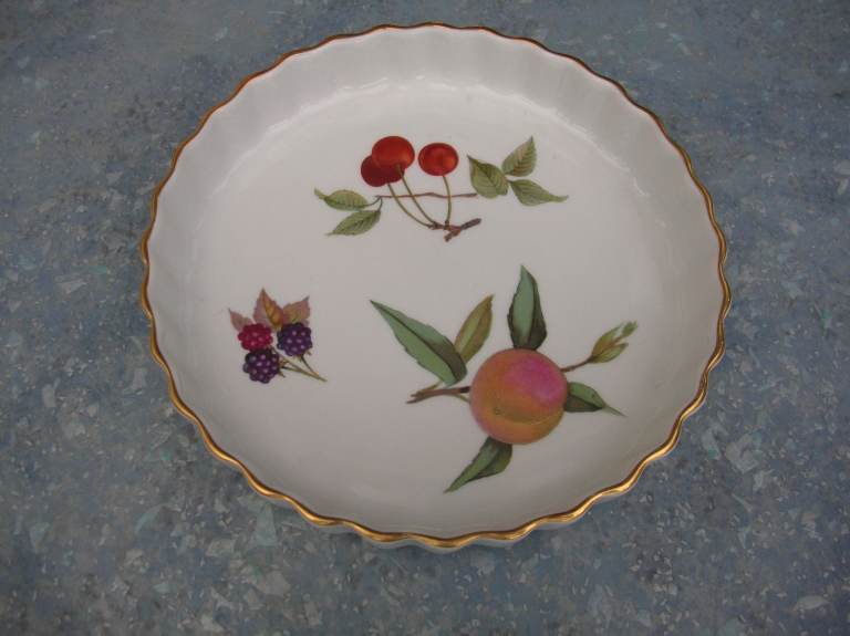Royal Worcester 'EVESHAM' Open Fluted Flan Dish.