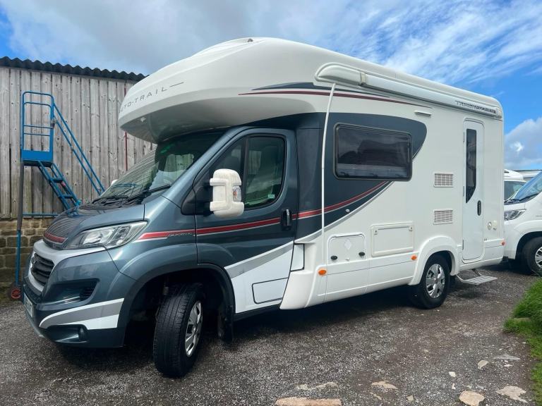 2015 - Auto Trail Tracker EKS - 2.3ltr - 15,000 Miles - 2 Berth / 2 Belts 