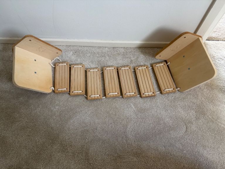 Cat Wall Bridge 