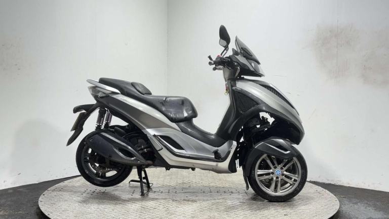 Piaggio MP3 YOURBAN LT 2011 33K 3 WHEELER RUNNING TRIKE PROJECT 300CC