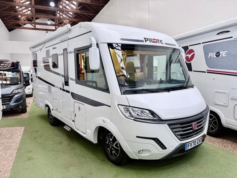 PILOTE SENSATION G650 / A CLASS / GARAGE / 4 BERTH / 2 SINGLE BEDS / MOTORHOME 