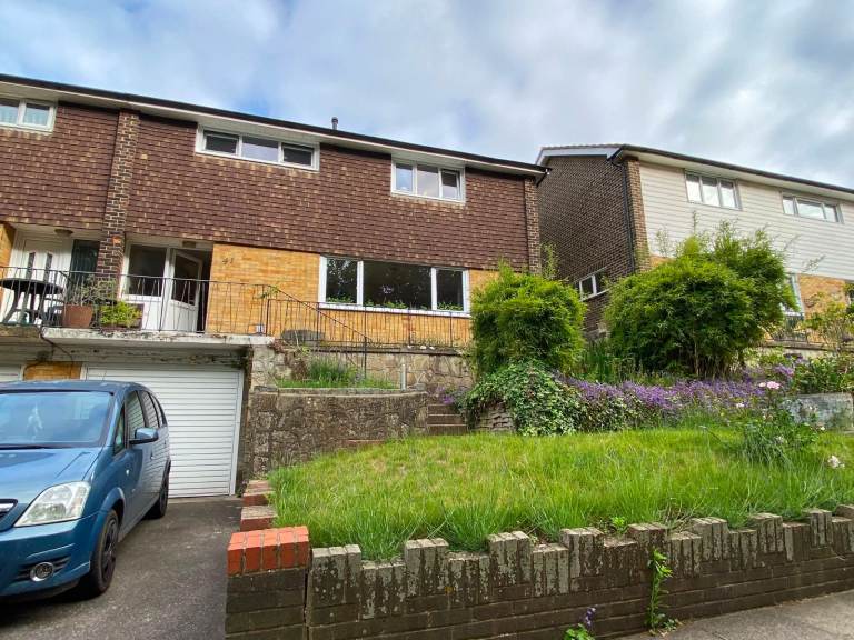 3-bed, unfurnished, house to rent 