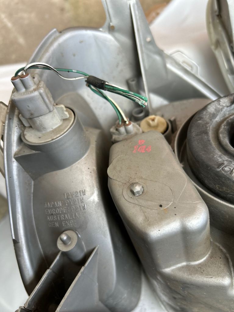 Toyota Yaris headlights 99/04