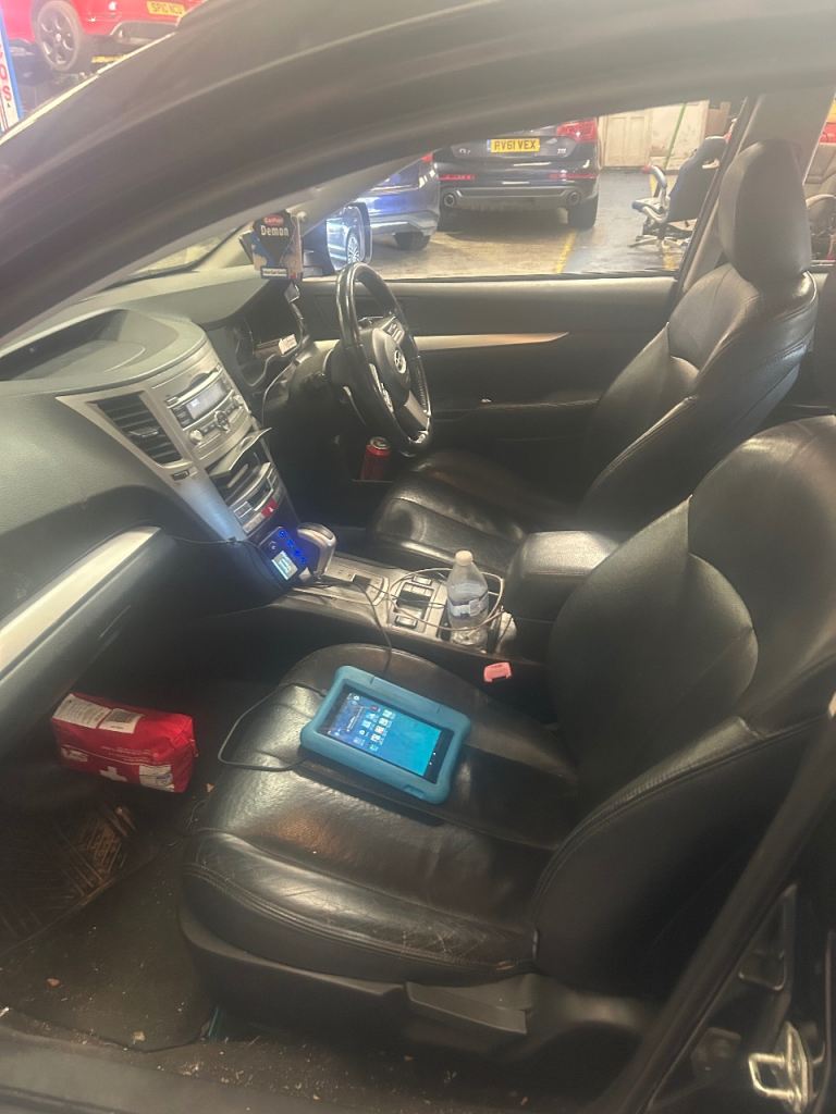 Subaru, OUTBACK, Estate, 2011, Semi-Auto, 2457 (cc), 5 doors