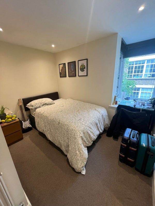 Quiet Brick Lane Room near Liverpool Street