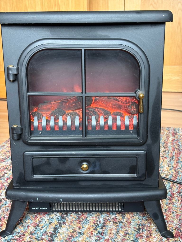 Manor Black Electric Stove Fire