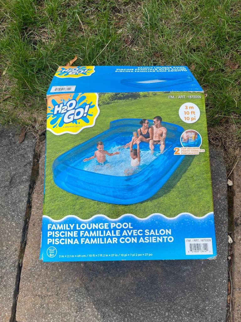 Big family swimming pool Used like new