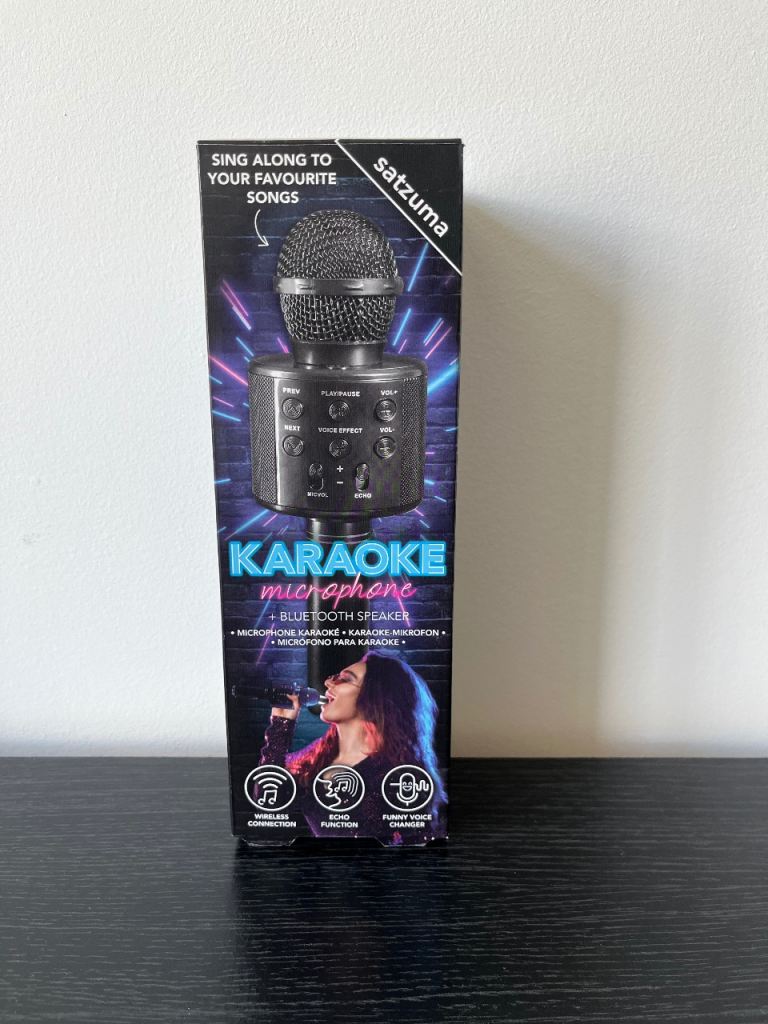 Wireless karaoke microphone 