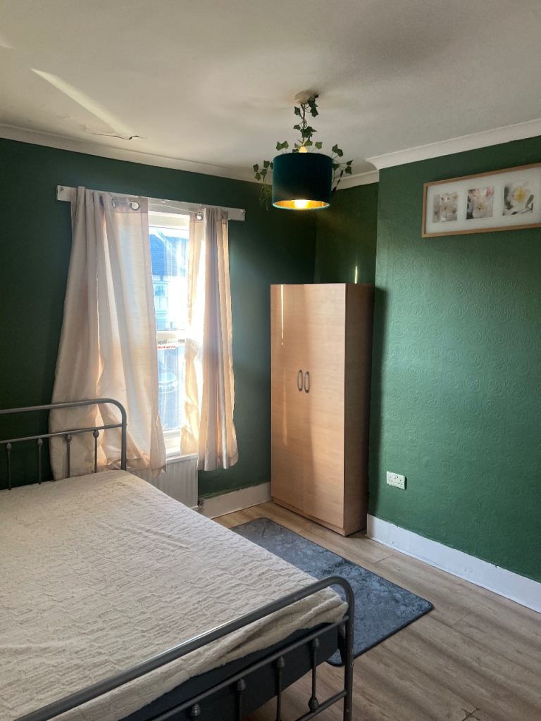 Double room for rent in Seven Kings 