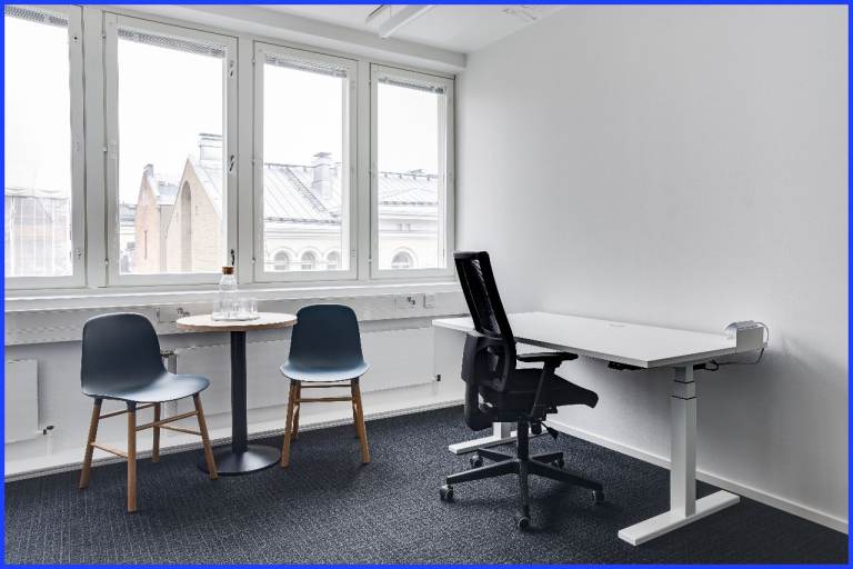 Brighton - BN1 4HB, Beautifully designed office space for 1 person in Spaces New England Square