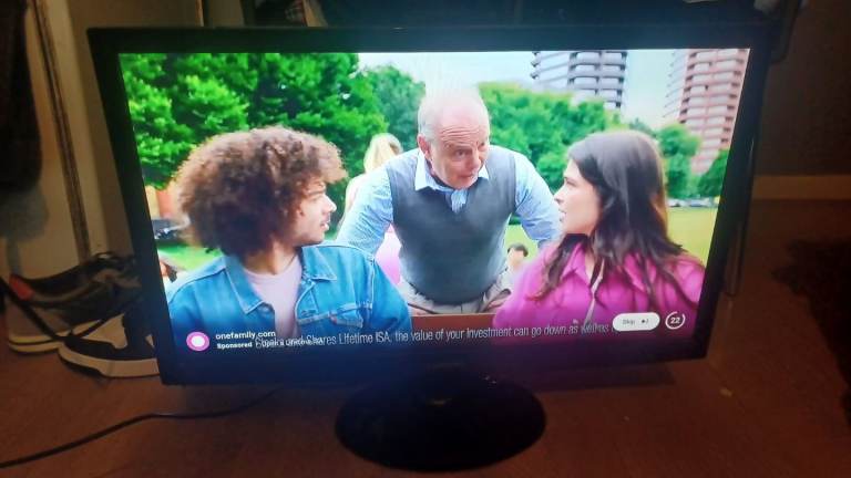 FREE DELIVERY excellent 24 SAMSUNG LED HDTV freeveiw channels inbuilt 