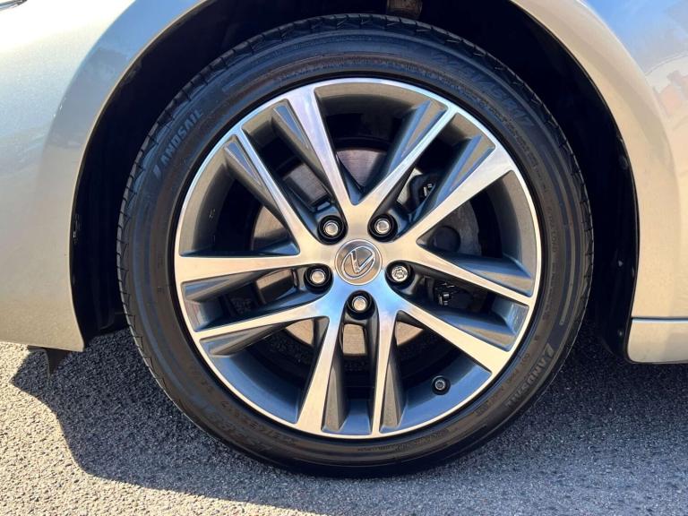 2018 Lexus IS 300h Advance 4dr CVT Auto SALOON PETROL/ELECTRIC Automatic