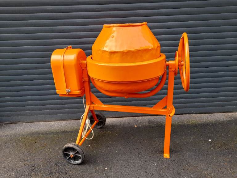 Electric cement mixer