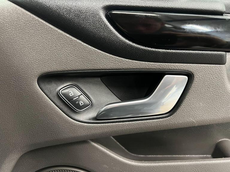 2022 Ford Transit Custom 2.0 EcoBlue 130ps Low Roof D/Cab Limited Van PANEL VAN DIESEL Manual