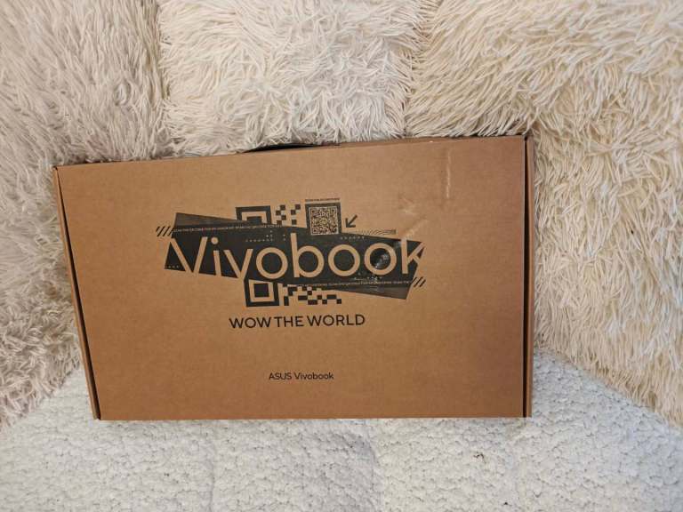 Asus Vivobook 15"6 Oled  i3 13th Brand New Sealed