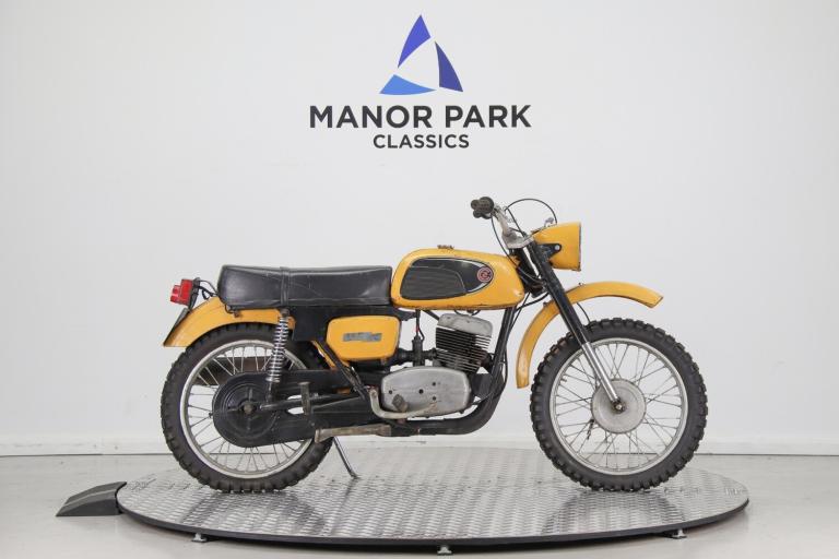 1974 CZ 175 SPORT  Petrol Manual