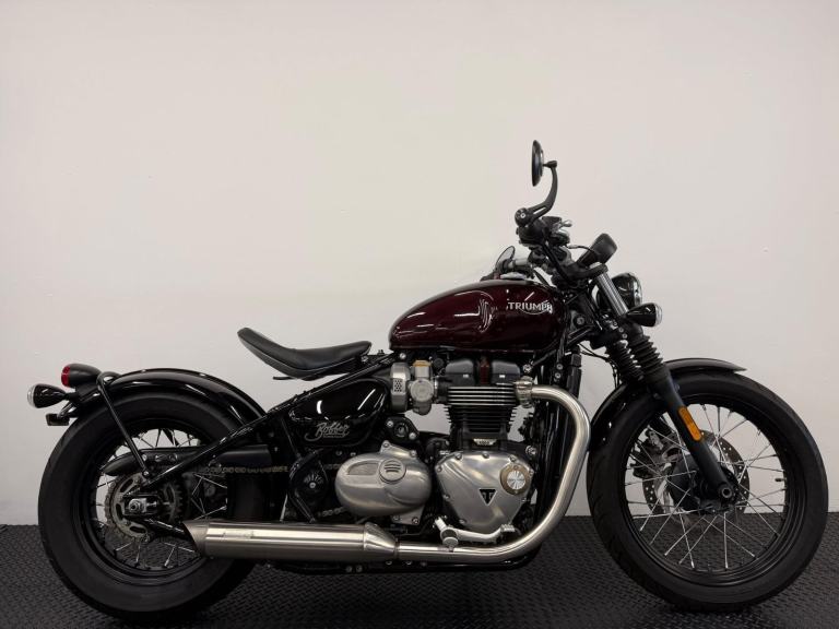 TRIUMPH BONNEVILLE BOBBER *** SERVICE HISTORY - VandH PIPES - BAR END MIRRORS 