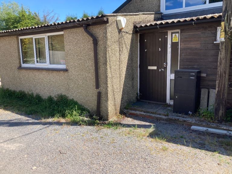 Secure unit : suit variety of uses FARNHAM Surrey
