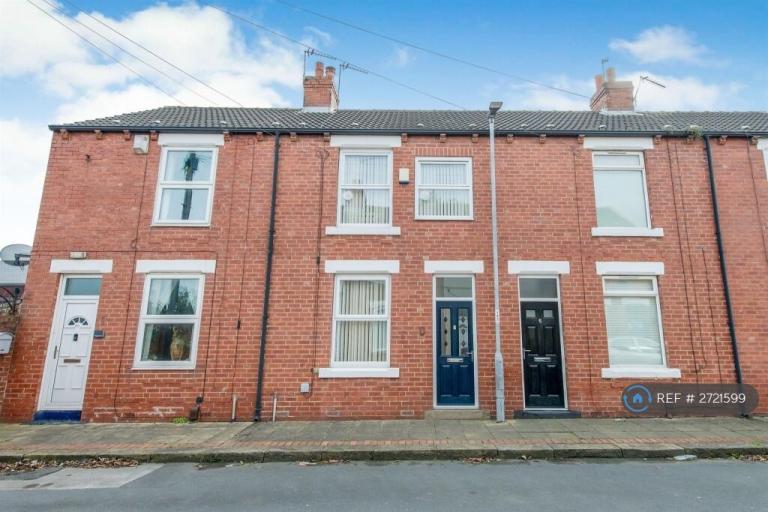 3 bedroom house in Hope Street West, Castleford, WF10 (3 bed) (#2721599)