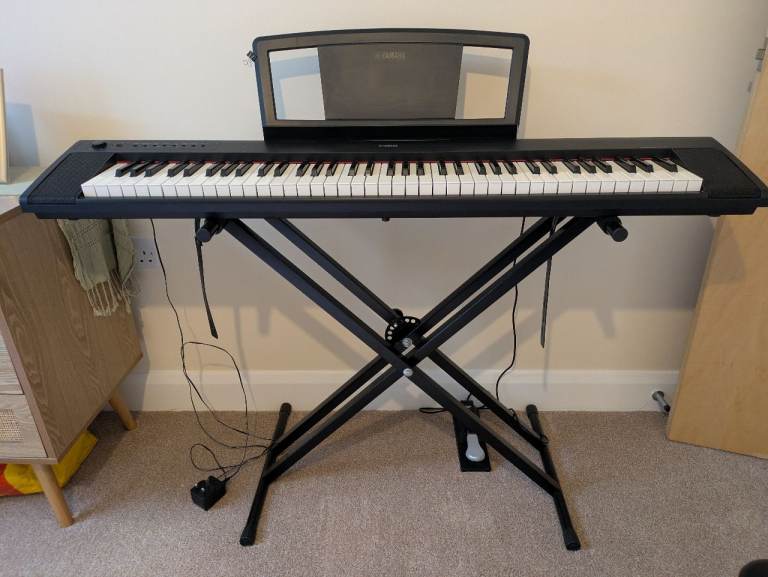 Yamaha Piaggero NP-31 Digital Piano with Stand and Stool