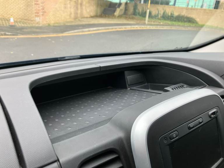 2020 Renault Trafic LL30 ENERGY dCi 120 Sport Nav 9 Seater Standard Roof Minibus DIESEL Manual