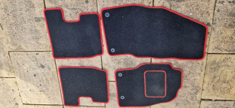 Vauxhall Adam Carpet mat set red black.