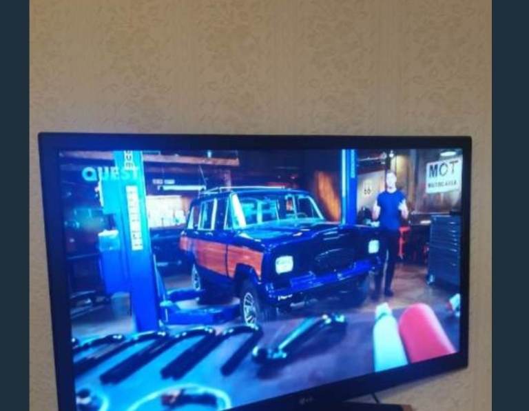 42" lcd smart tv 