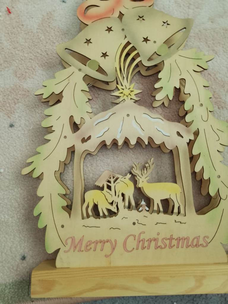 WOODEN CHRISTMAS SCENE 