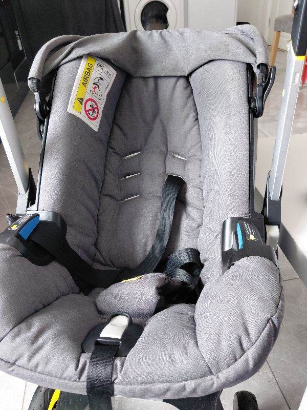 Doona Car Seat & Stroller – Grey, Good Condition