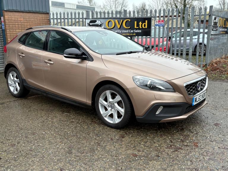 2013 Volvo V40 D2 Cross Country Lux 5dr HATCHBACK Diesel Manual