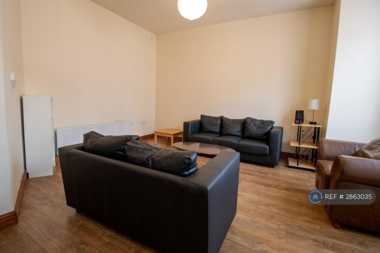 6 bedroom house in Chestnut Avenue, Leeds, LS6 (6 bed) (#2863035)