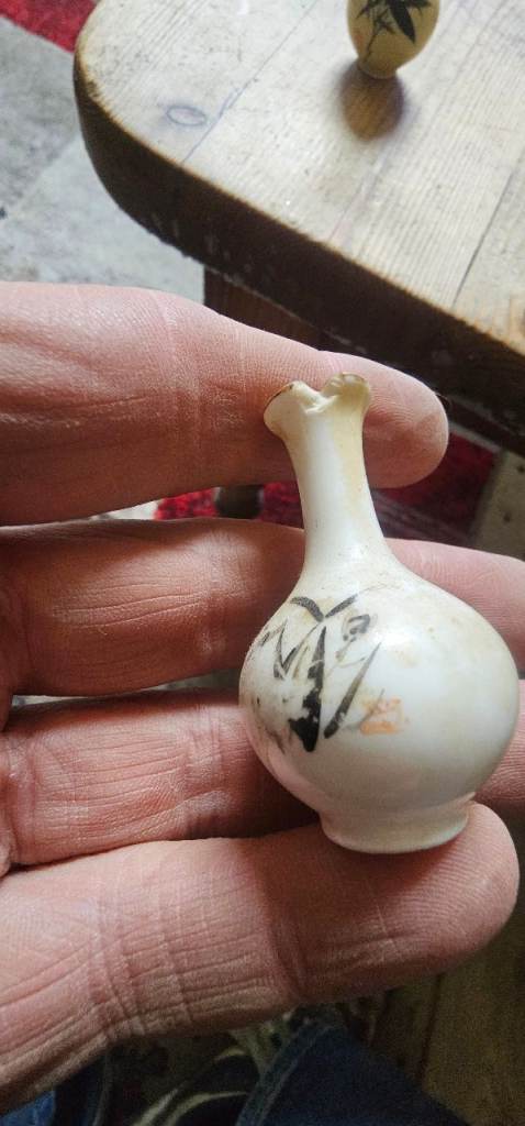 Two Chinese vase
