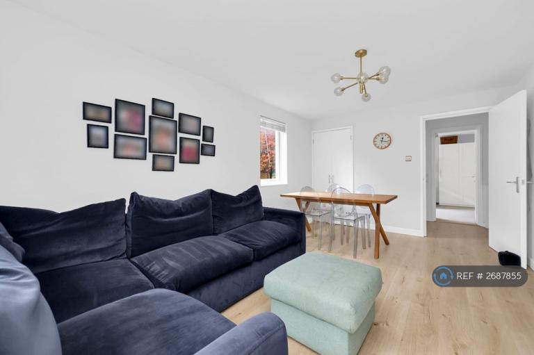 1 bedroom flat in Cartwright Street, London, E1 (1 bed) (#2687855)