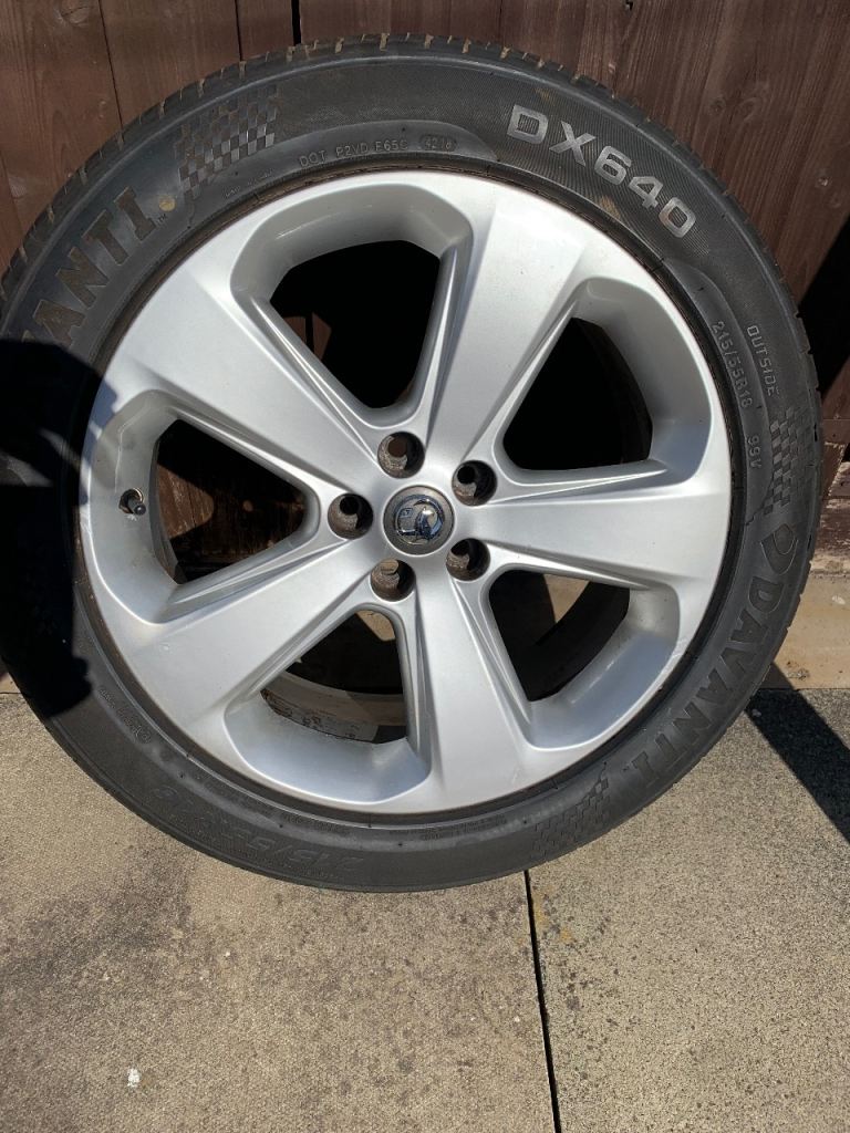 Vauxhall Moka wheel with Davanti tyre 