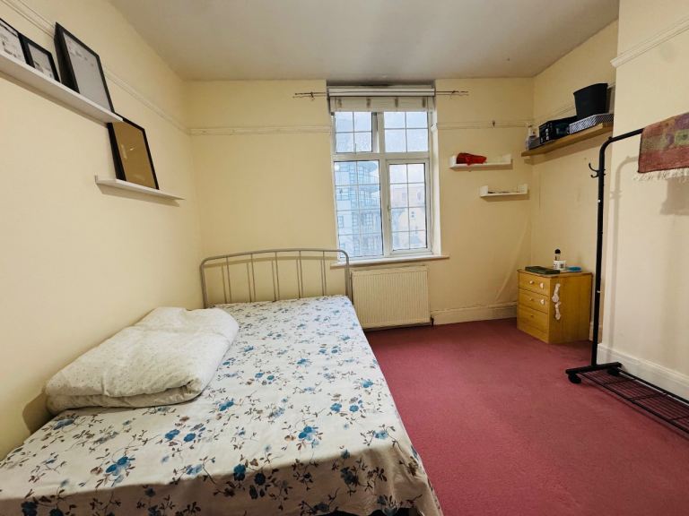 double room for rent