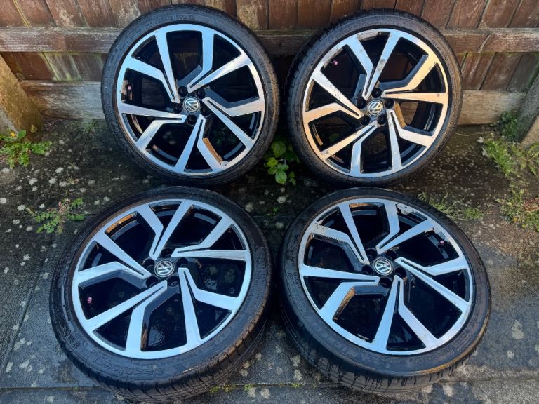 Genuine Volkswagen VW Polo GTI Brescia 18” Alloy Wheels Set of 4 With Tyres