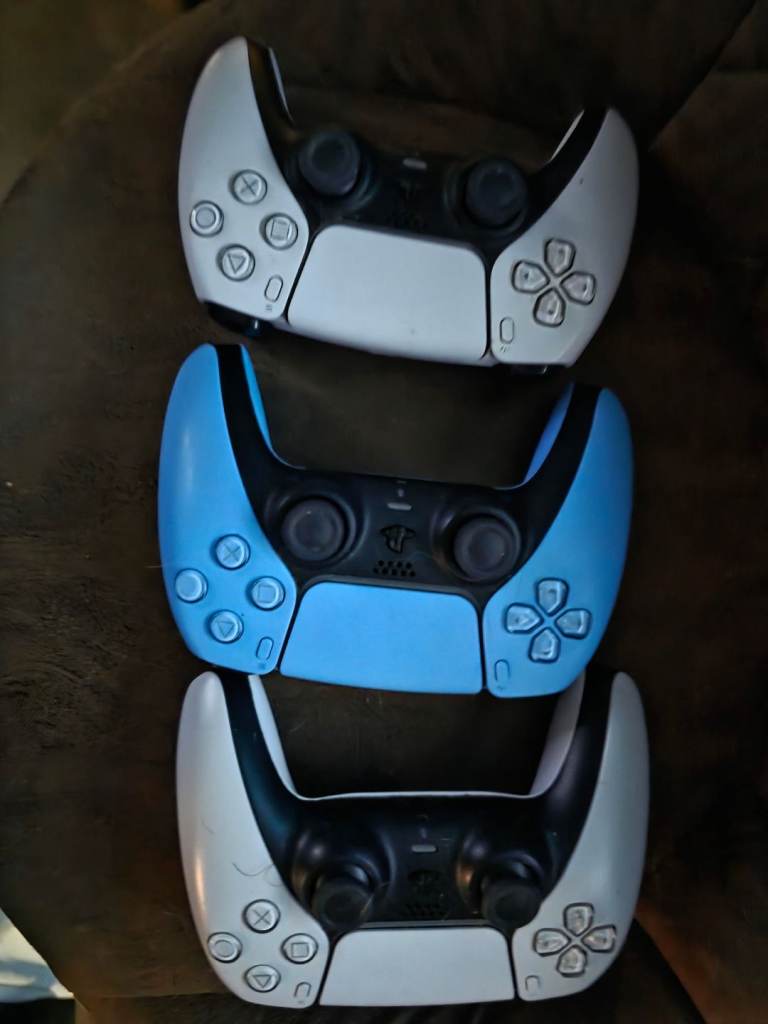 Three barely used ps5 controllers 
