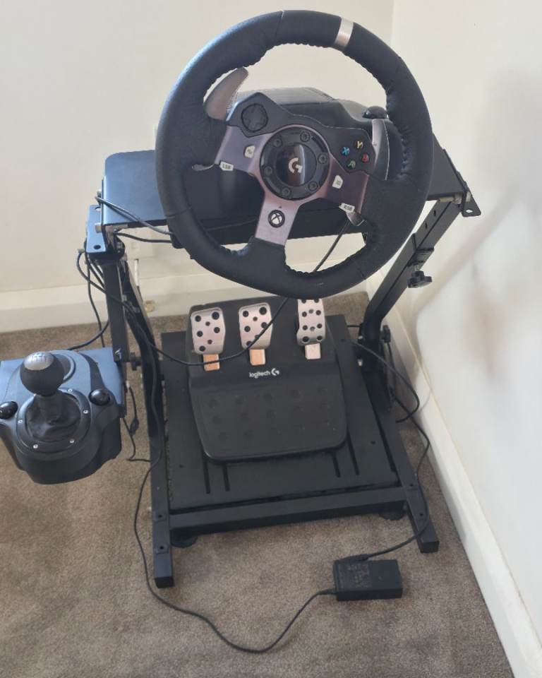 LOGITECH Driving Force G920 Wheel & Gearstick Bundle