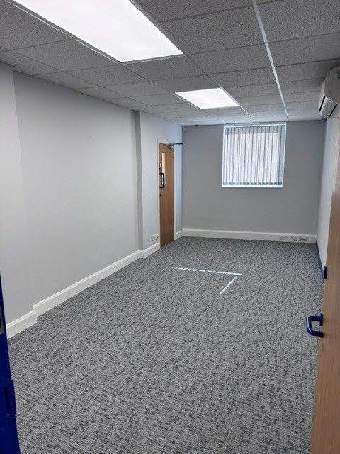 Refurbished Private Serviced Office – Grange Park N21